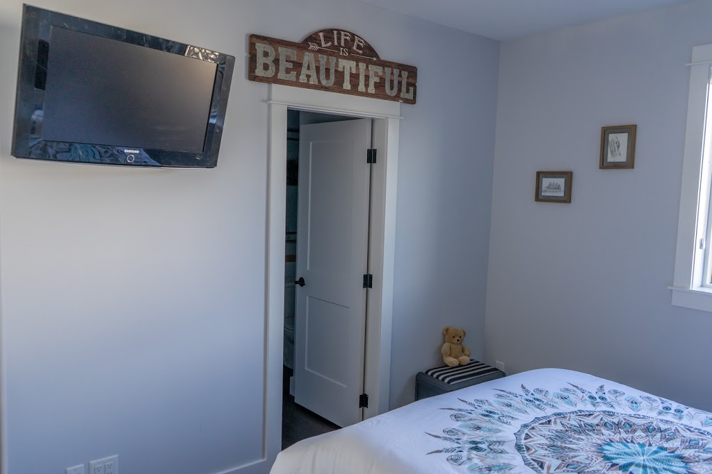Harrison House Bed and Breakfast | 3445 South Rd, Gabriola, BC V0R 1X7, Canada | Phone: (778) 808-8084