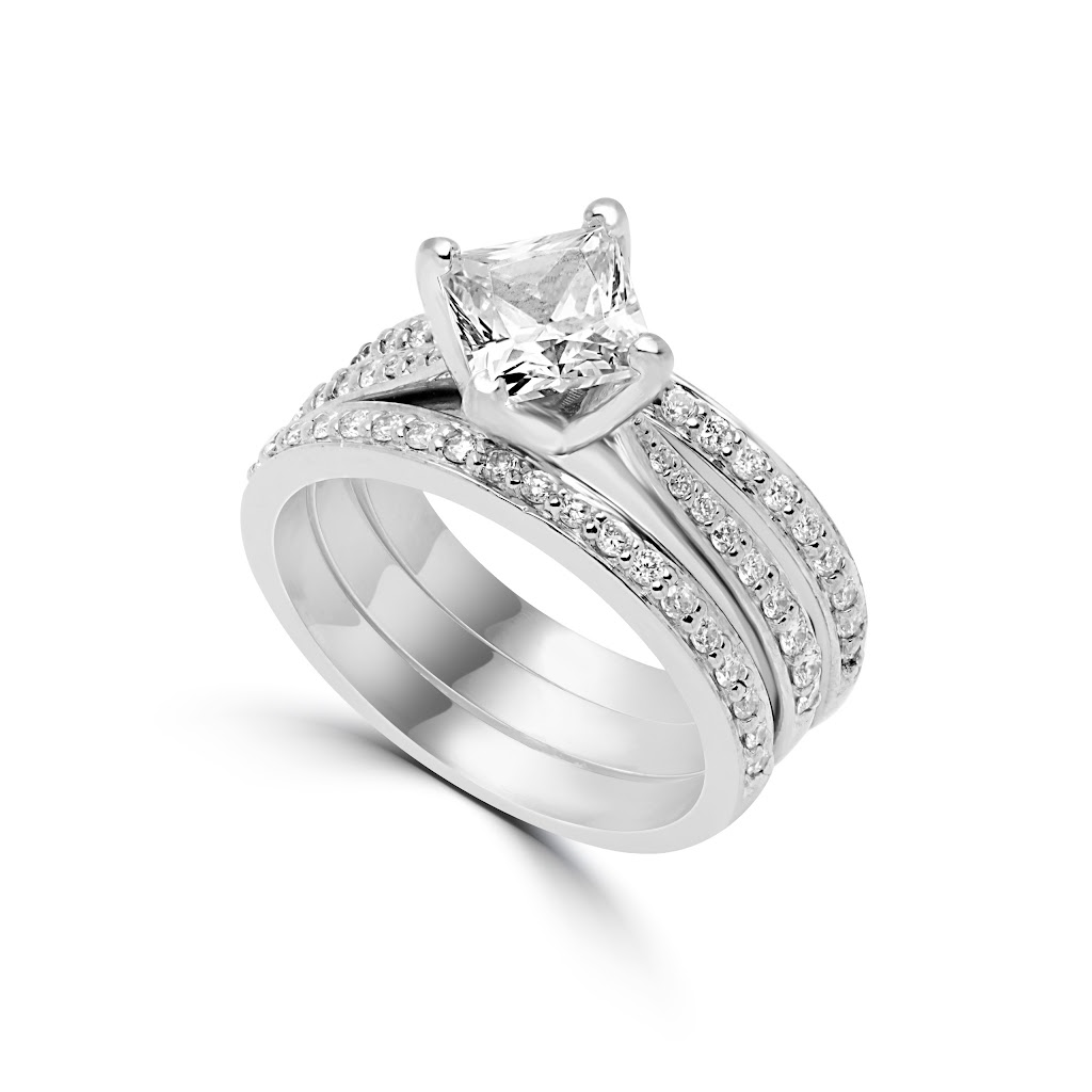 Bijouterie Jacob-Jacob Jewellery | 4710 Rue Jean-Talon E, Saint-Léonard, QC H1S 1K2, Canada | Phone: (514) 321-3793