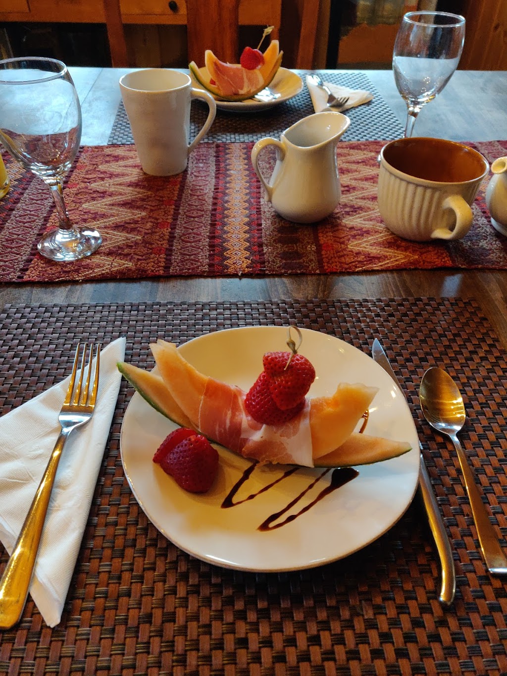 Ambleside Lodge B&B | 123A Rundle Crescent, Canmore, AB T1W 2L6, Canada | Phone: (403) 678-3976