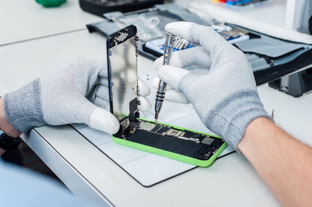 Dr. Phone Fix- South Trail Crossing | 4307 130 Ave SE #219, Calgary, AB T2Z 3V8, Canada | Phone: (403) 457-2227