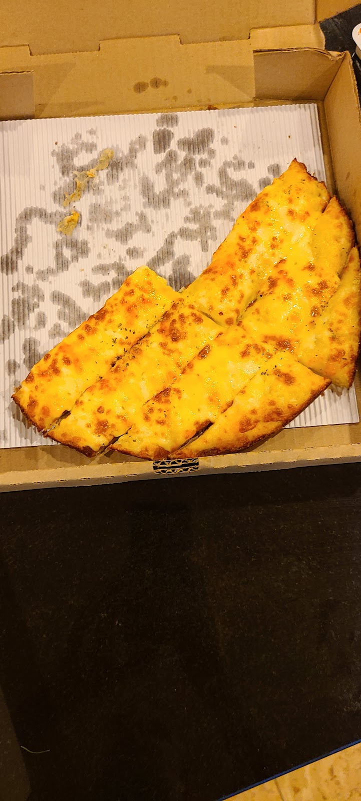 Top in Town Pizza & Wings | 20121 Willowbrook Dr, Langley, BC V2Y 0L3, Canada | Phone: (604) 427-3435