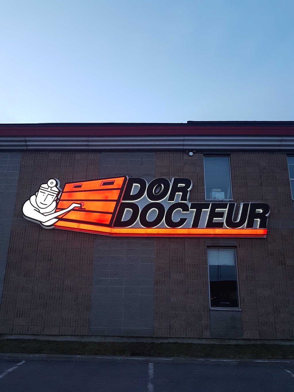 Door Docteur | 9100 Chem. de la Côte-de-Liesse, Lachine, QC H8T 1A1, Canada | Phone: (514) 631-3130