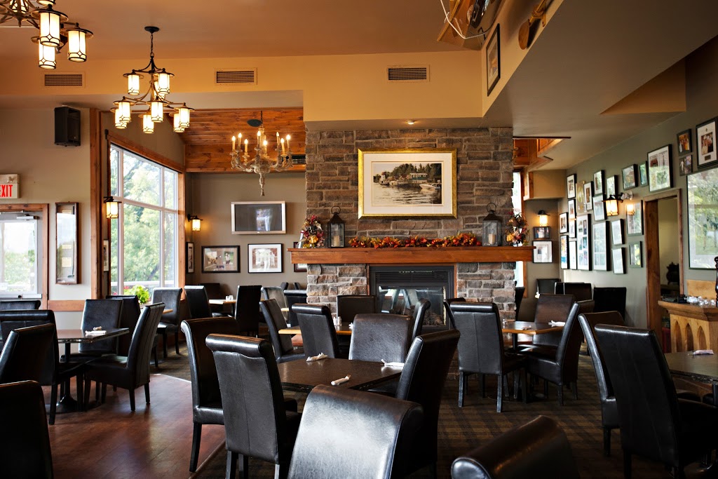 Daves Pub & Grill | 70671 Bluewater Hwy #1, Grand Bend, ON N0M 1T0, Canada | Phone: (519) 238-7363