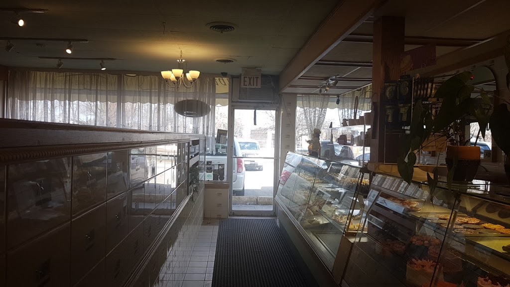 Fabians Cafe | 876 Markham Rd, Scarborough, ON M1H 2Y2, Canada | Phone: (416) 438-1561