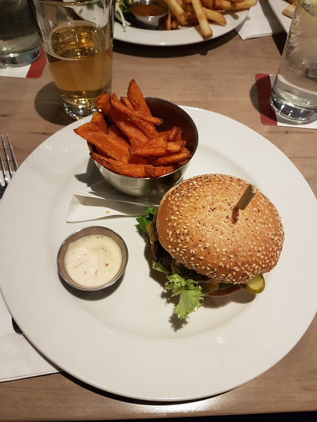 Turtle Jacks Winona | 1338 S Service Rd, Stoney Creek, ON L8E 5C5, Canada | Phone: (289) 639-8444