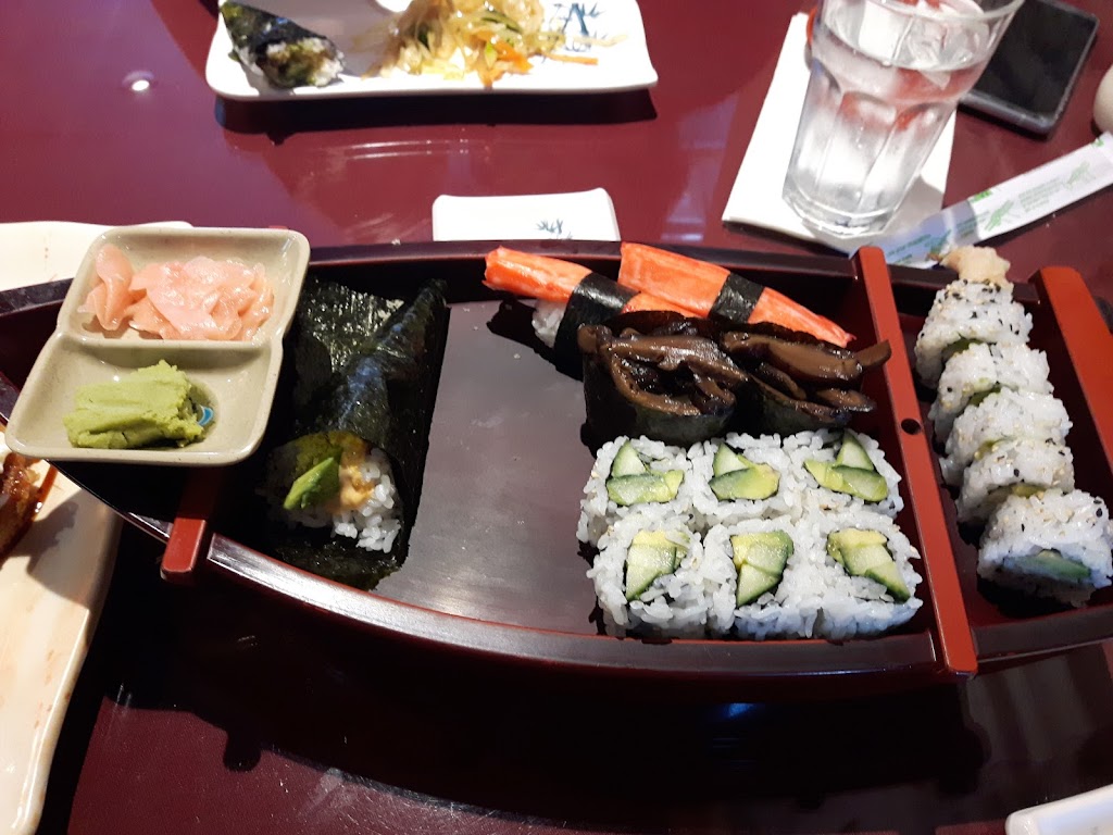 Sushi Kui Japanese Restaurant | 2 Orchard Heights Blvd, Aurora, ON L4G 6M6, Canada | Phone: (905) 727-8822