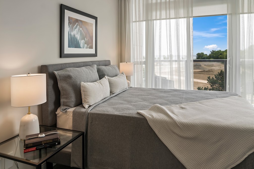 The Shores of Port Credit Luxury Senior Rentals | 270 Lakeshore Rd W, Mississauga, ON L5H 0A4, Canada | Phone: (905) 812-5280