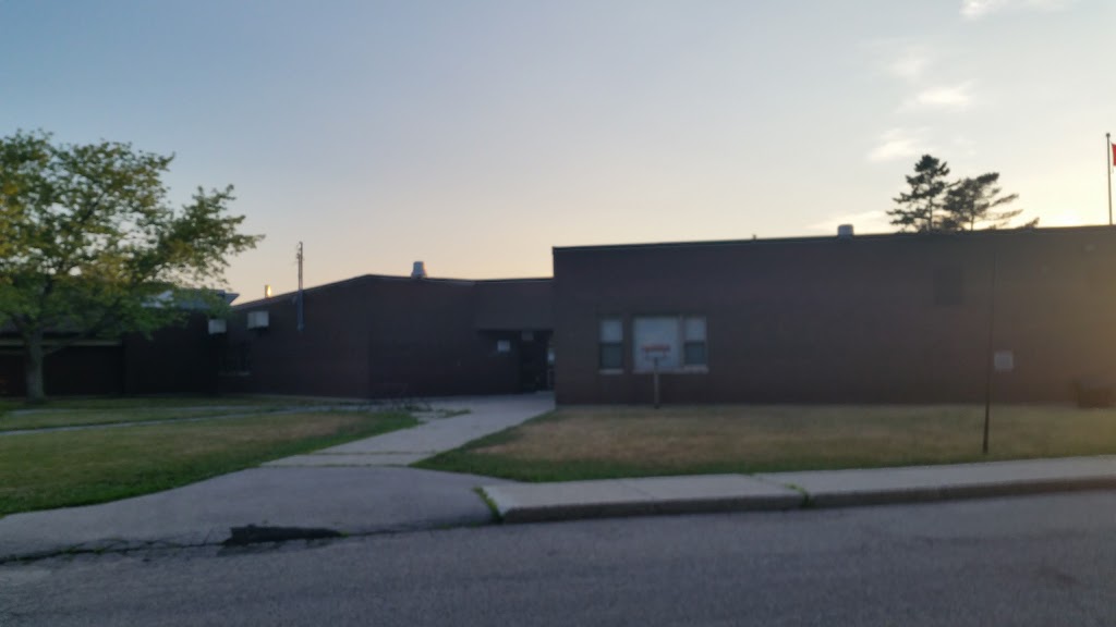 Courtland Public School | 164 Main Street of Courtland, Norfolk County, ON N0J 1E0, Canada | Phone: (519) 688-2110