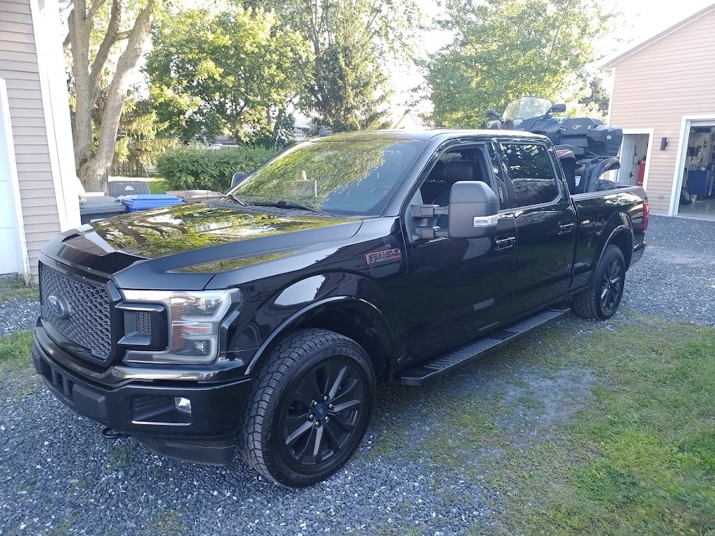 Lavoie Auto Detailing | 1250 Rue Saint-François-Xavier, Saint-Césaire, QC J0L 1T0, Canada | Phone: (450) 775-7272