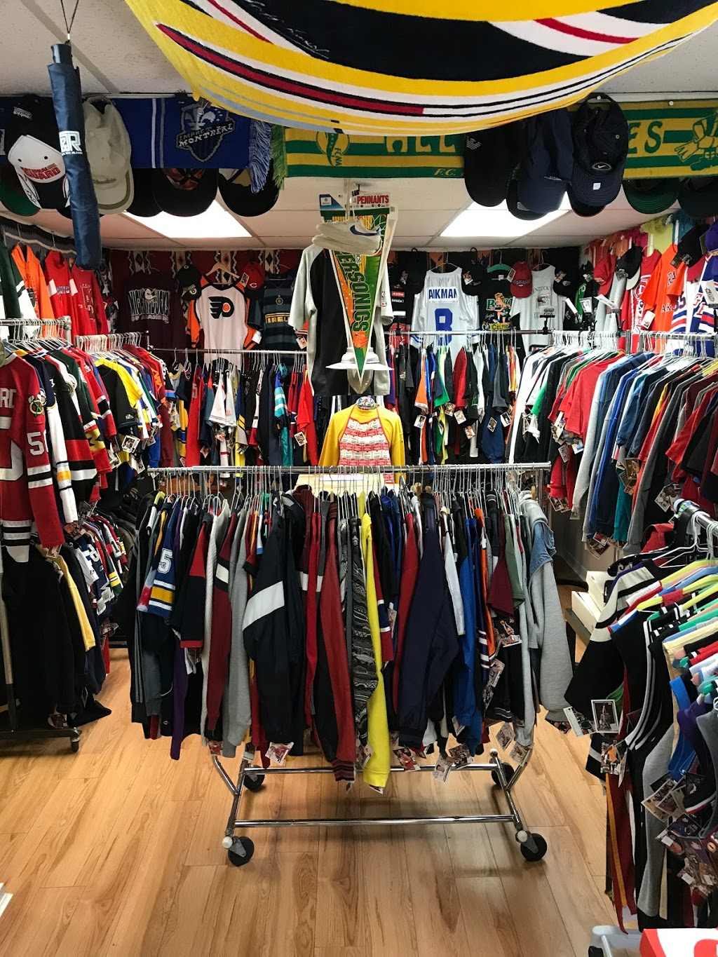 TrickyInc | 2V4, 77 Donegani Ave, Pointe-Claire, QC H9R 2W1, Canada | Phone: (514) 501-7015