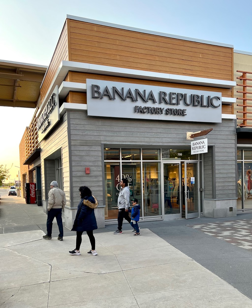 Banana Republic Factory Store | 575 Industrial Ave Unit 2, Ottawa, ON K1G 3X8, Canada | Phone: (613) 739-7621