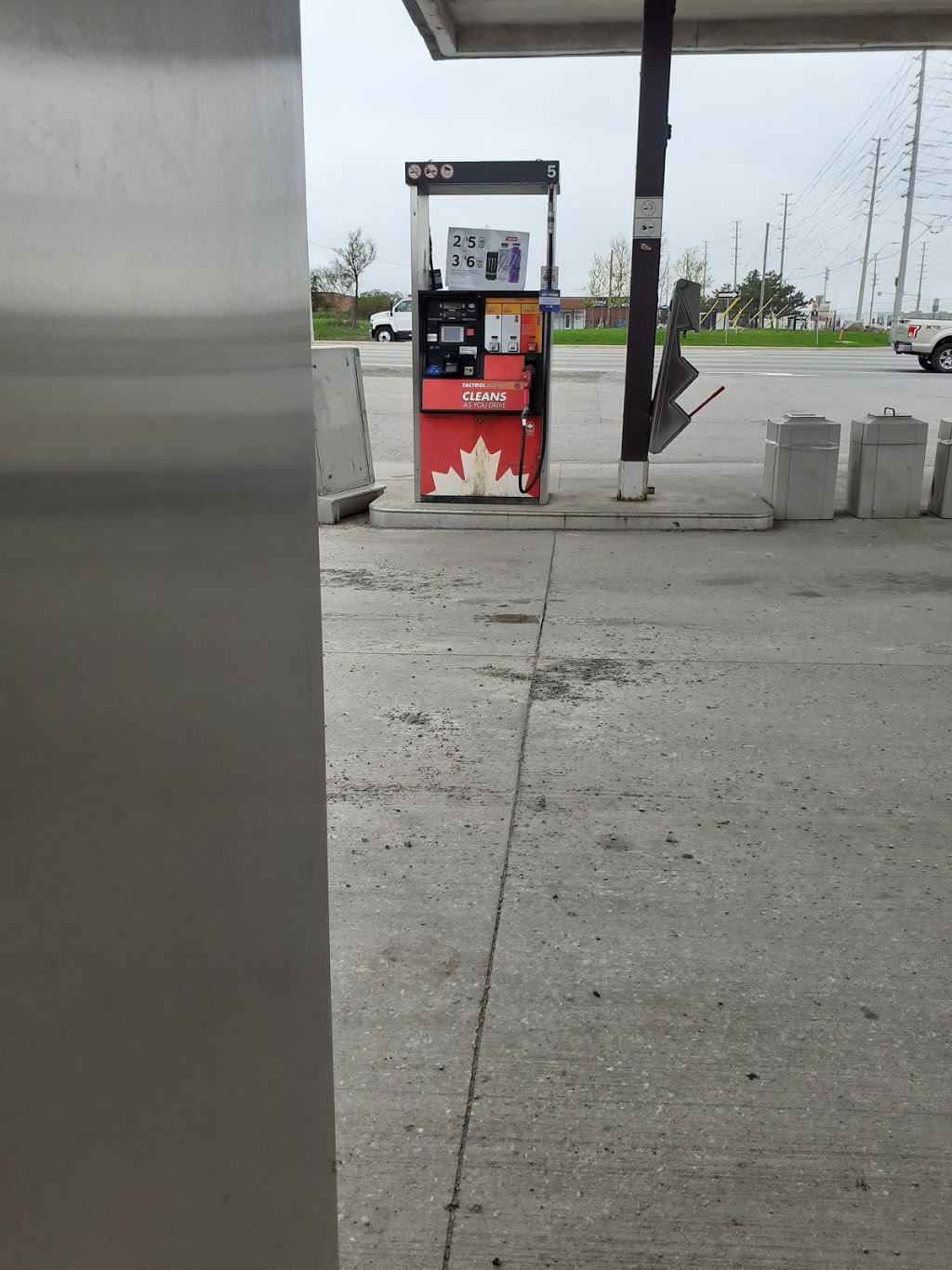 Petro-Canada | 6995 Dixie Rd, Mississauga, ON L5T 1A8, Canada | Phone: (905) 670-8118