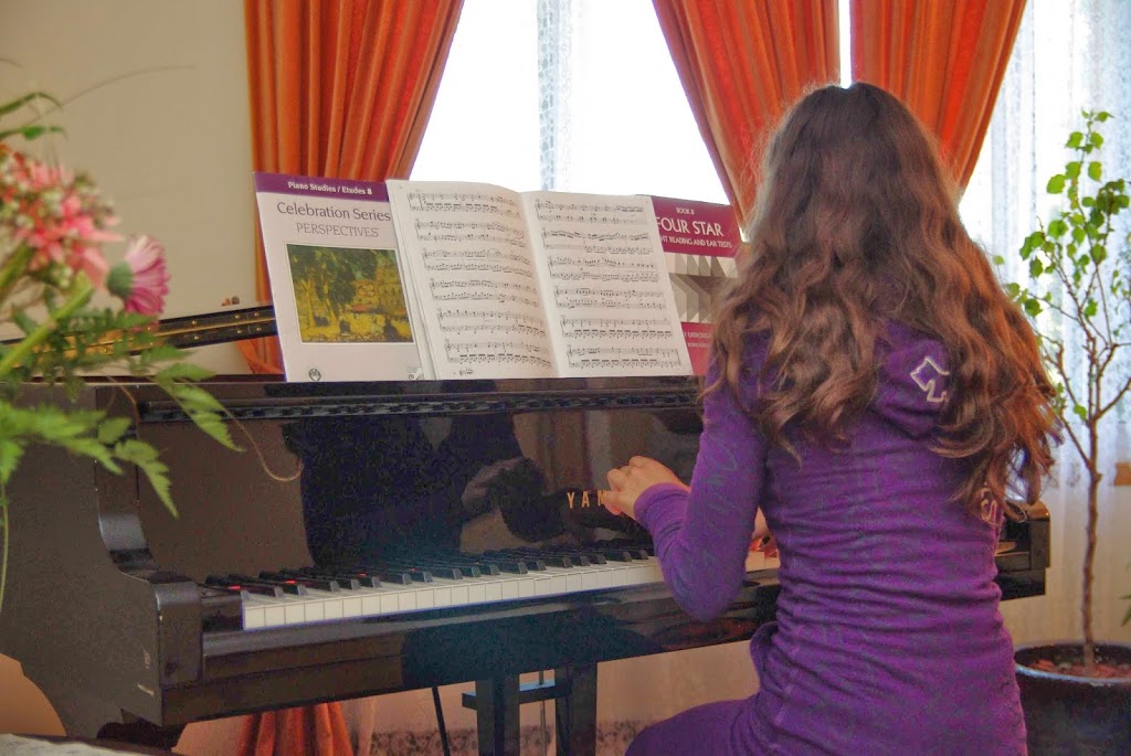 Private music lessons. Guitar, Piano, Music theory, RCM and McGi | 4208 Rue Gamelin, Pierrefonds, QC H9H 4B9, Canada | Phone: (514) 781-4338