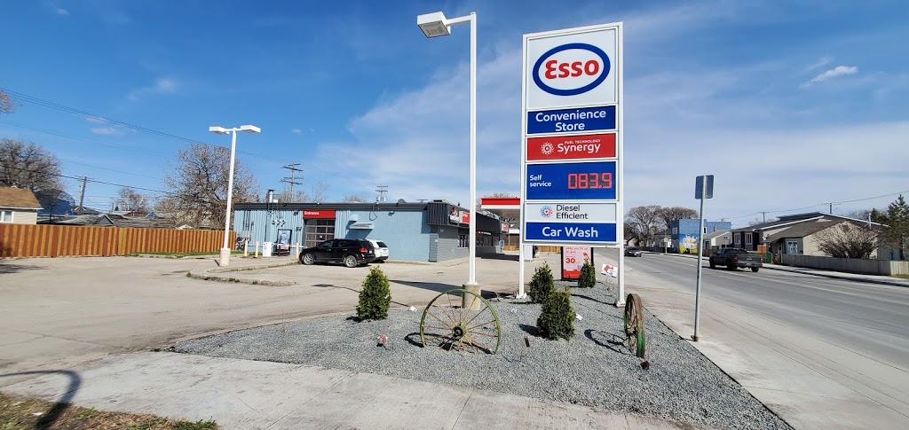 Logan Esso , Chesters, Laundromat & Car Wash | 1539 Logan Ave, Winnipeg, MB R3E 3N6, Canada | Phone: (204) 306-8777