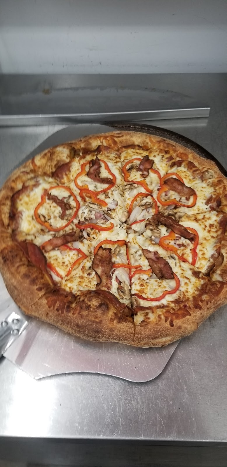 Cantine La Grande Gueule | 100 Rue Germain, Saint-Alphonse-de-Granby, QC J0E 2A0, Canada | Phone: (450) 372-2999