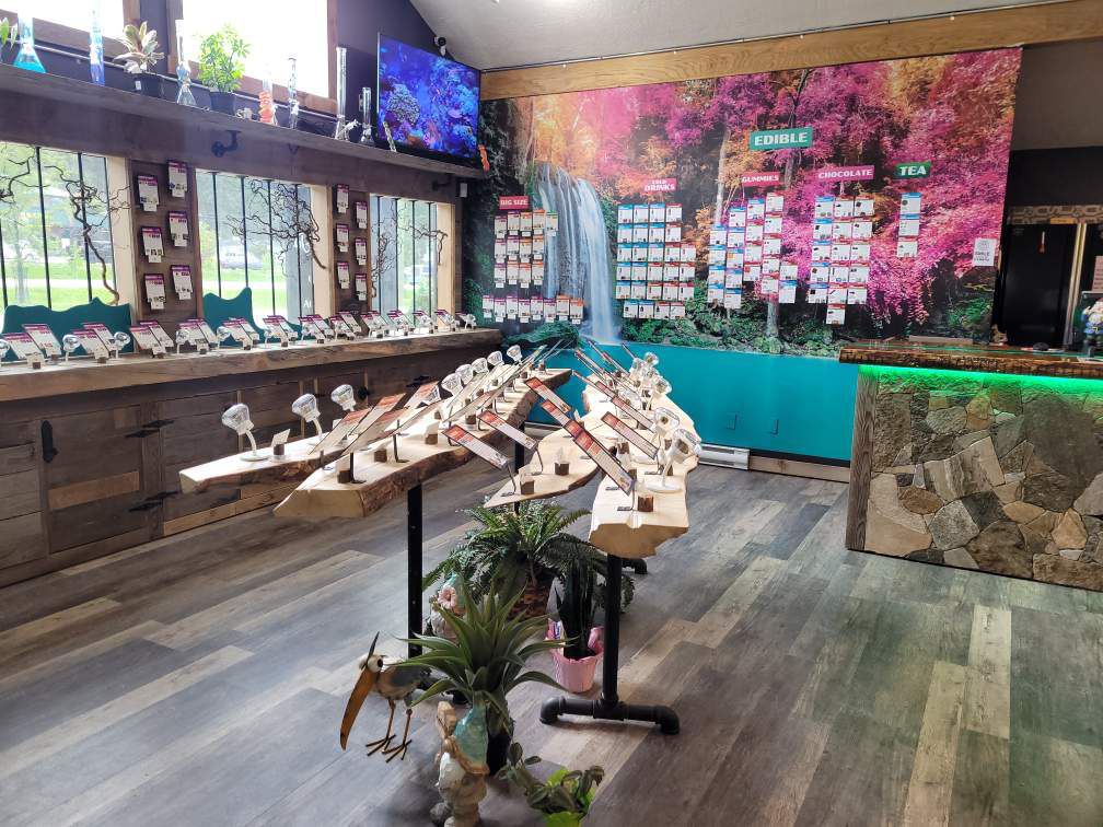Blooming World Cannabis | 7535 Main St W, Radium Hot Springs, BC V0A 1M0, Canada | Phone: (250) 688-9986