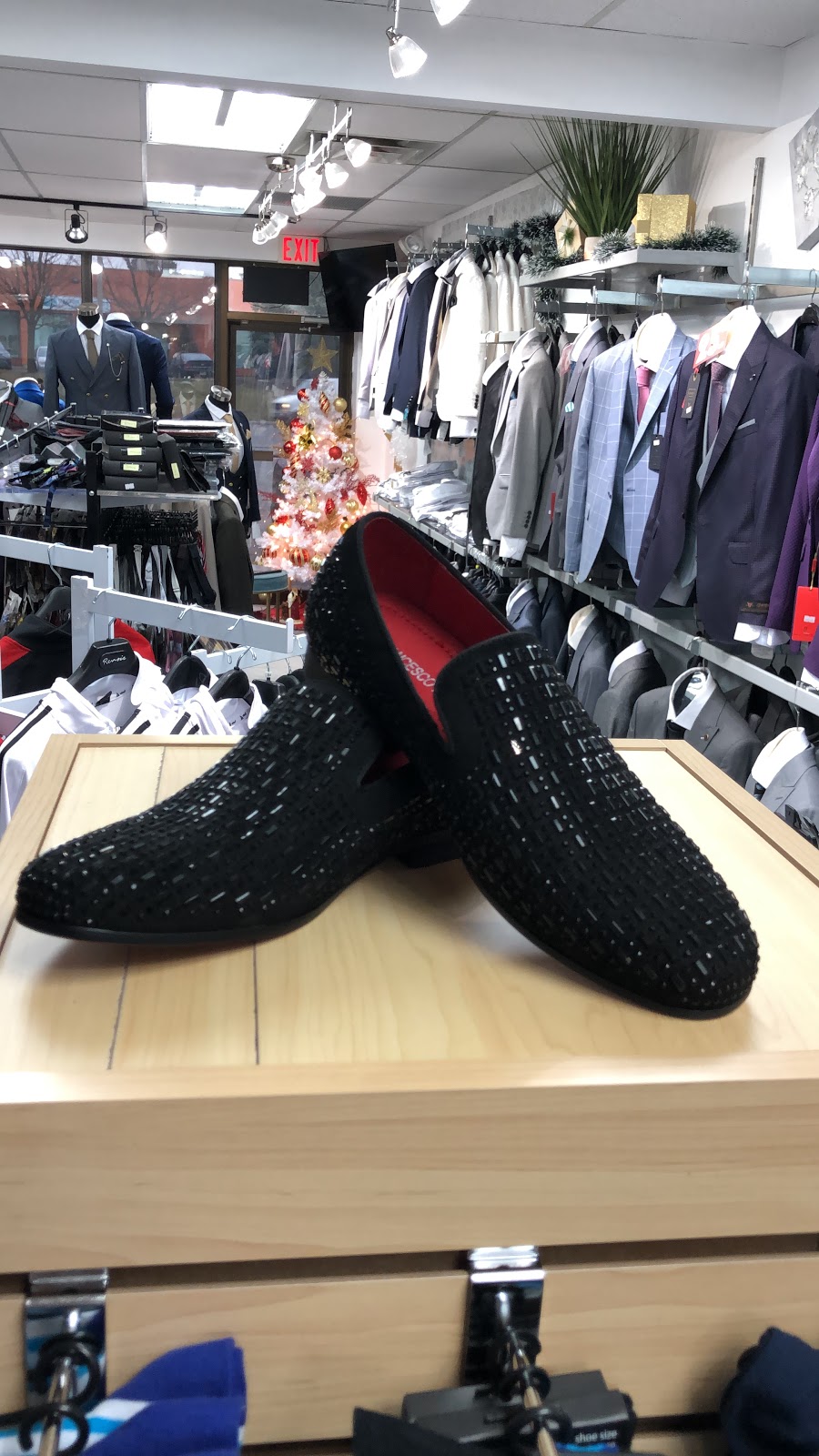 Steven Fashions | 30 Famous Ave #140, Woodbridge, ON L4L 3M9, Canada | Phone: (647) 721-7070