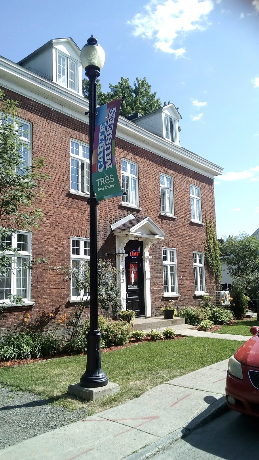 Bistro lAncêtre | 603 Rue des Ursulines, Trois-Rivières, QC G9A 5B3, Canada | Phone: (819) 373-7077