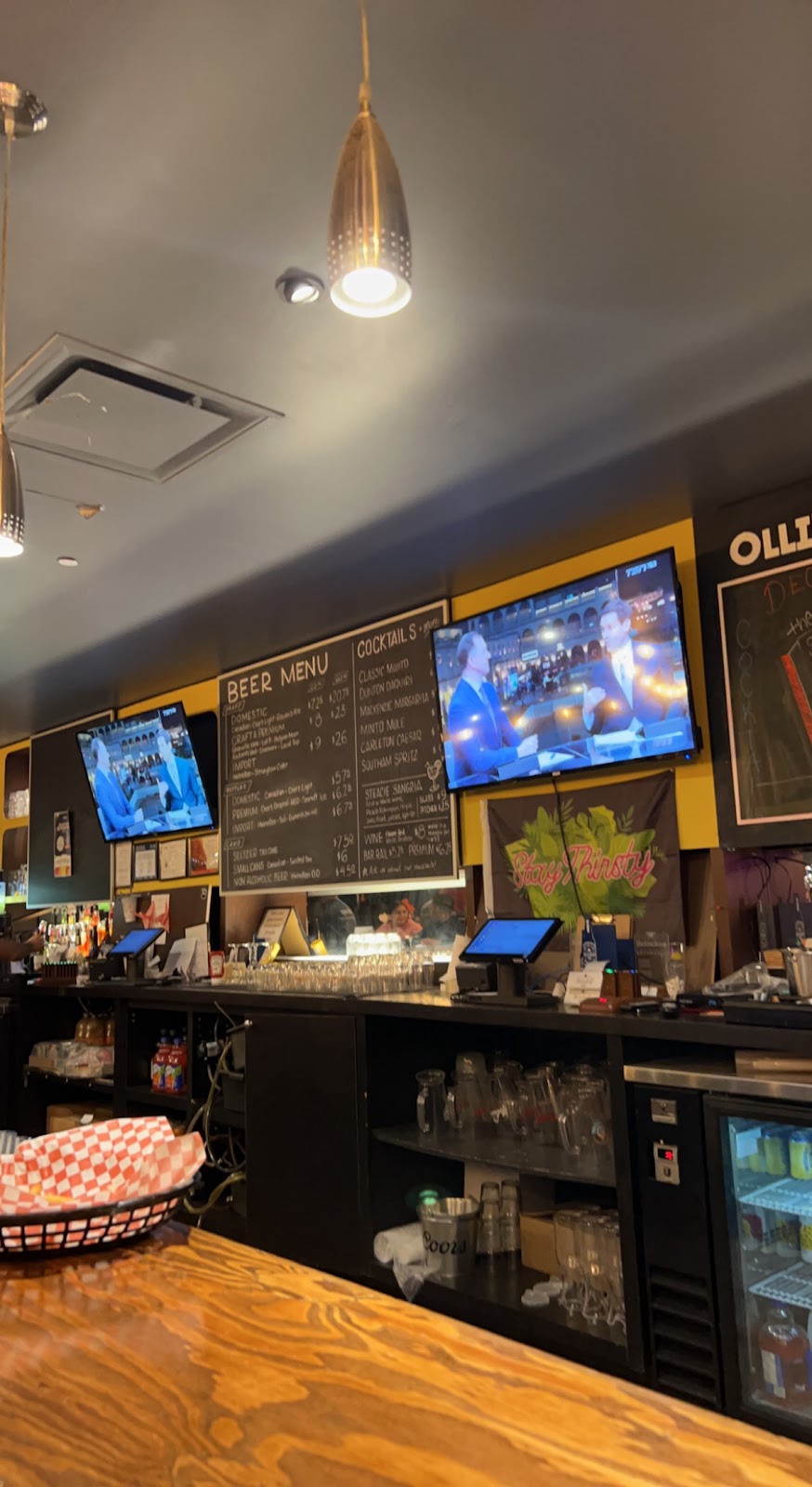 Ollies Pub & Patio | University Centre, 1125 Colonel By Dr 1st floor, Ottawa, ON K1S 5B6, Canada | Phone: (613) 520-2892