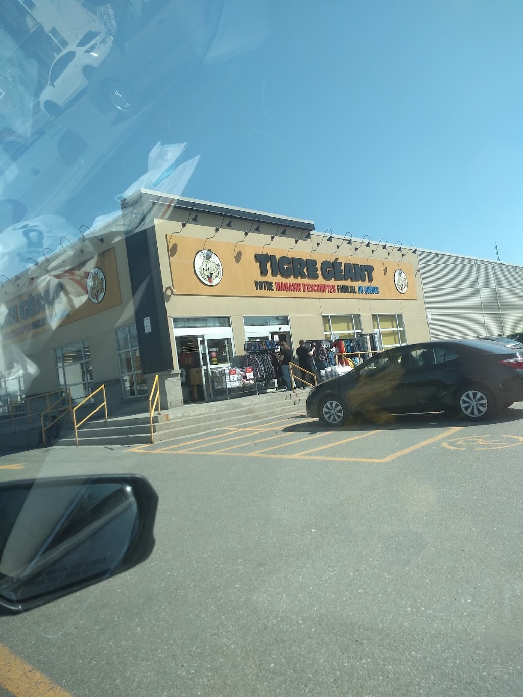 Tigre Géant | 330 Avenue St Laurent, Louiseville, QC J5V 1K3, Canada | Phone: (819) 228-9373