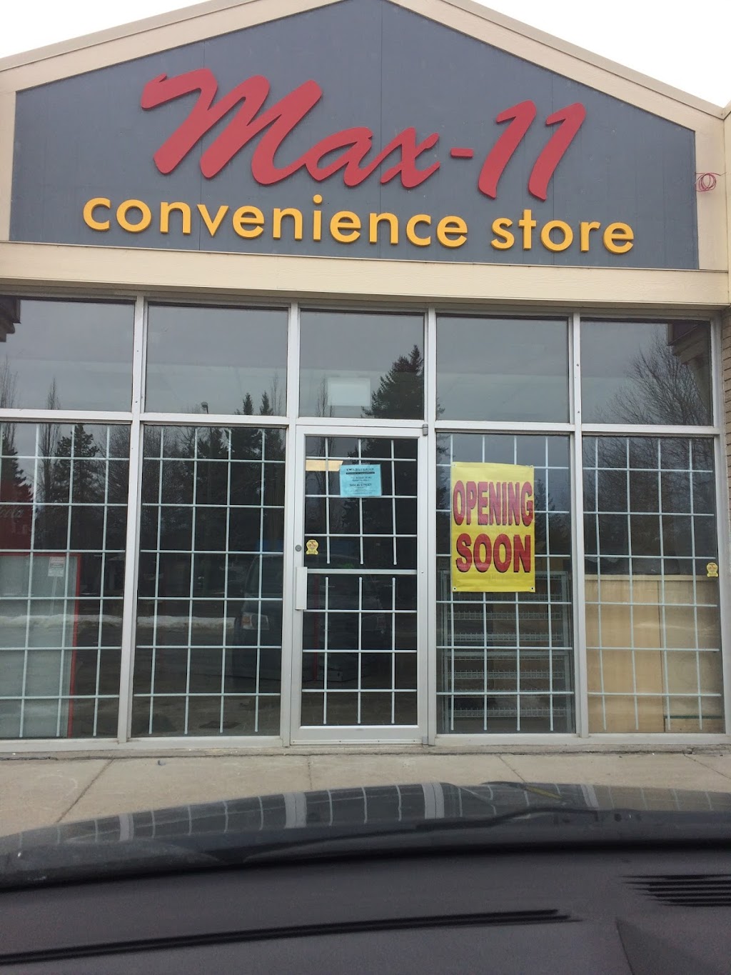 Max-11 convenience store | 5004 46 St #8, Sylvan Lake, AB T4S 1C2, Canada | Phone: (403) 858-1126