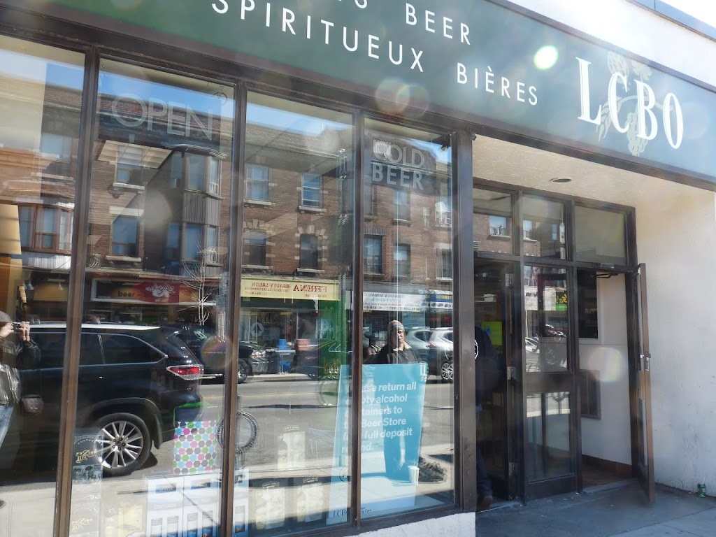 LCBO | 879 Bloor St W, Toronto, ON M6G 1M4, Canada | Phone: (416) 536-4340