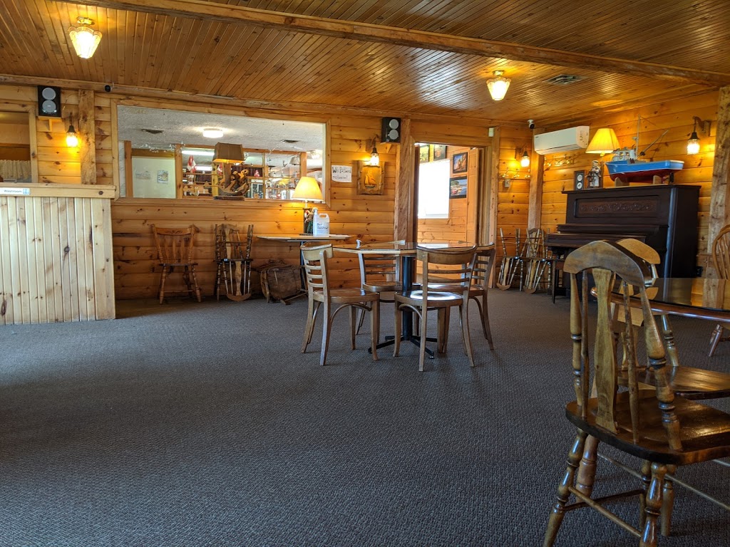 Log Cabin | 4145 NB-114, Hopewell Cape, NB E4H 3J4, Canada | Phone: (506) 734-2110