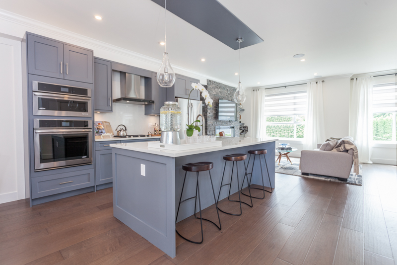 South on 16th | 15885 16 Ave, Surrey, BC V4A 1S2, Canada | Phone: (778) 926-0093