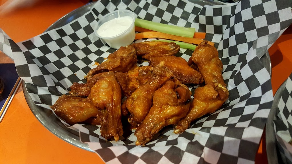 Trappers Sports Bar | 279 King St, Welland, ON L3B 3J9, Canada | Phone: (905) 734-4221