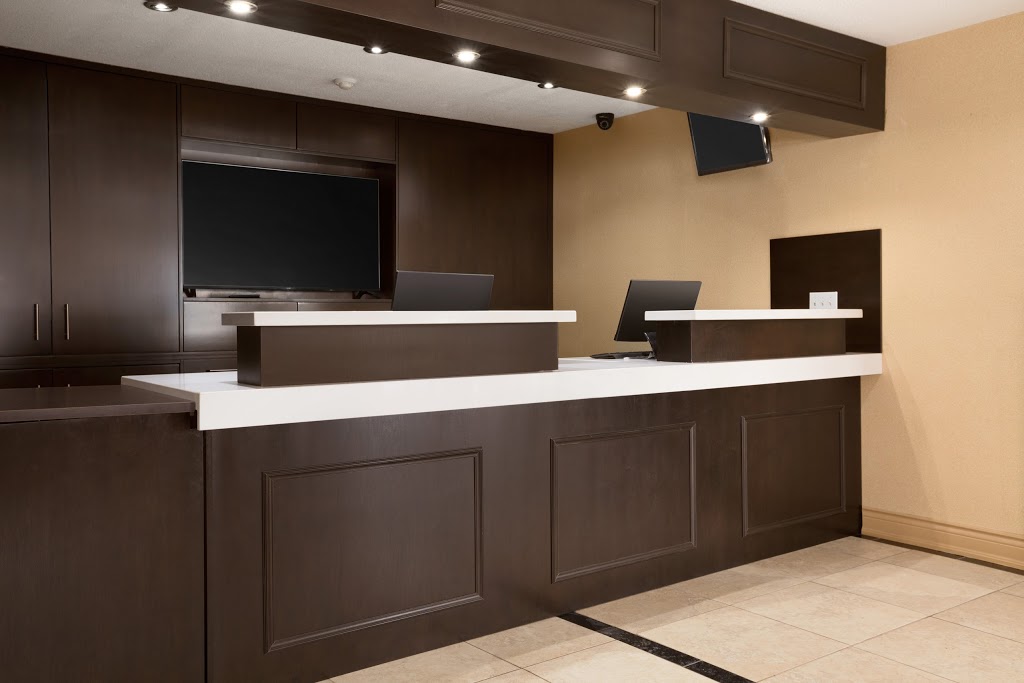 Days Inn by Wyndham Woodstock | 560 Norwich Avenue, 401 Hwy Exit 232, Woodstock, ON N4V 1C6, Canada | Phone: (226) 242-0474