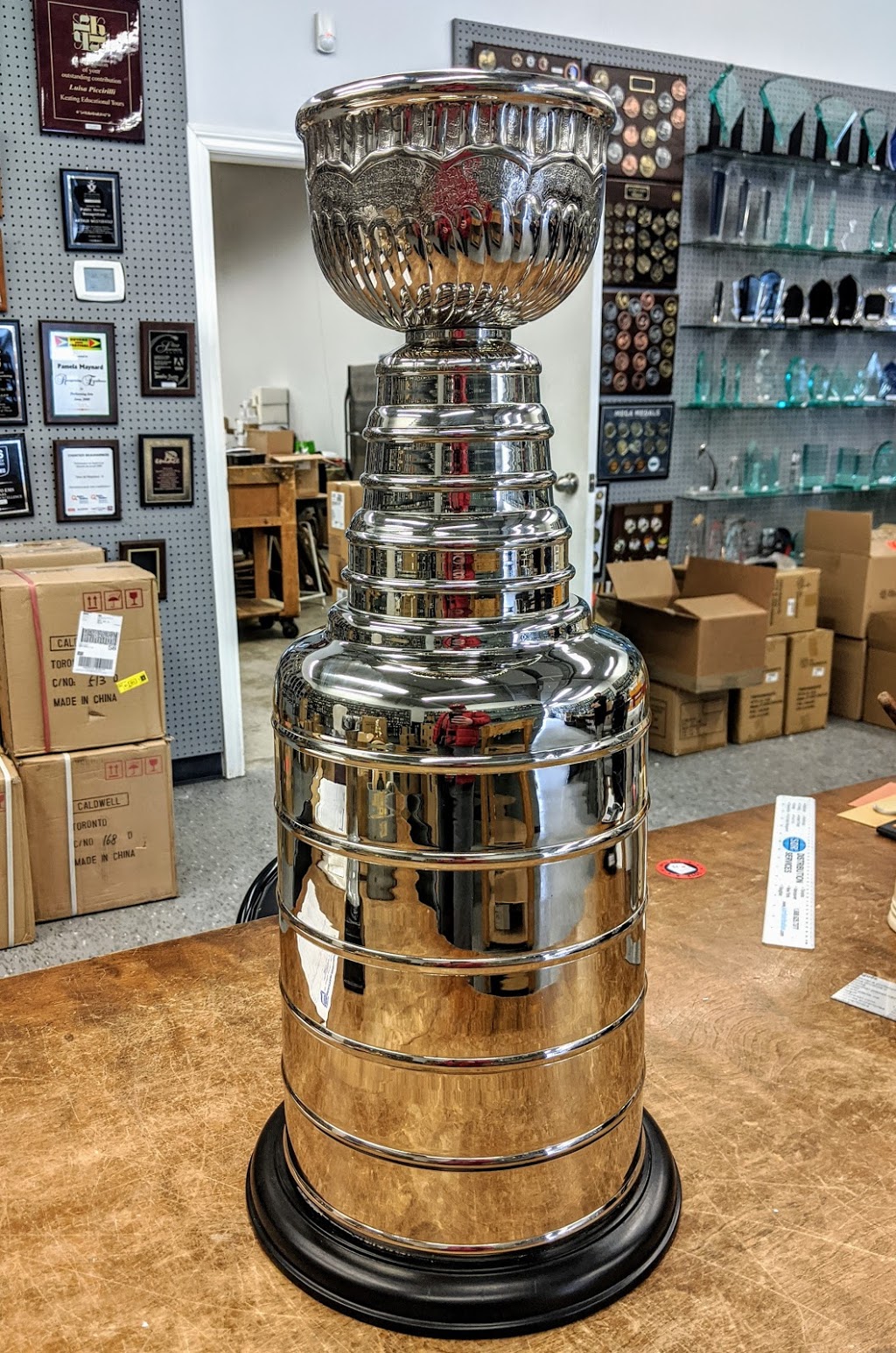 Manhattan Trophies Limited | 3715 Keele St, North York, ON M3J 1N1, Canada | Phone: (416) 636-9820