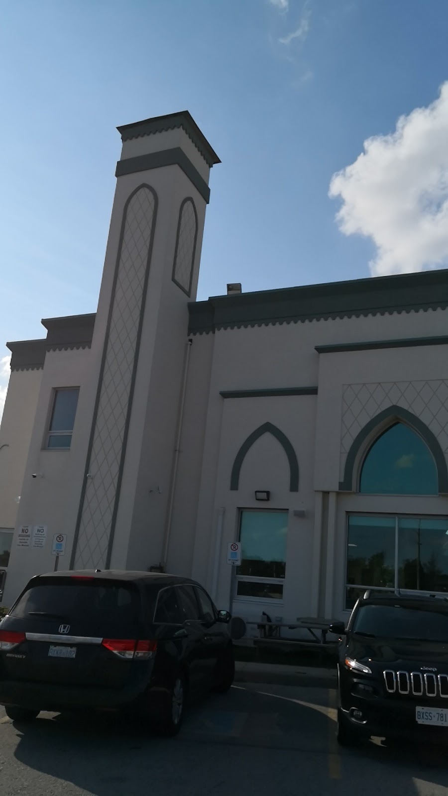Masjid Farooq | 935 Eglinton Ave W, Mississauga, ON L5V 1R6, Canada | Phone: (905) 858-7586