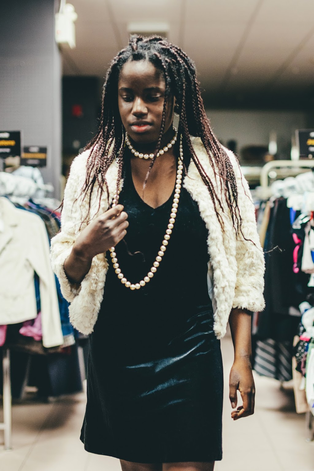 Friperie La Voûte | 125 Rue St Pierre, Saint-Constant, QC J5A 0W5, Canada | Phone: (450) 633-1688