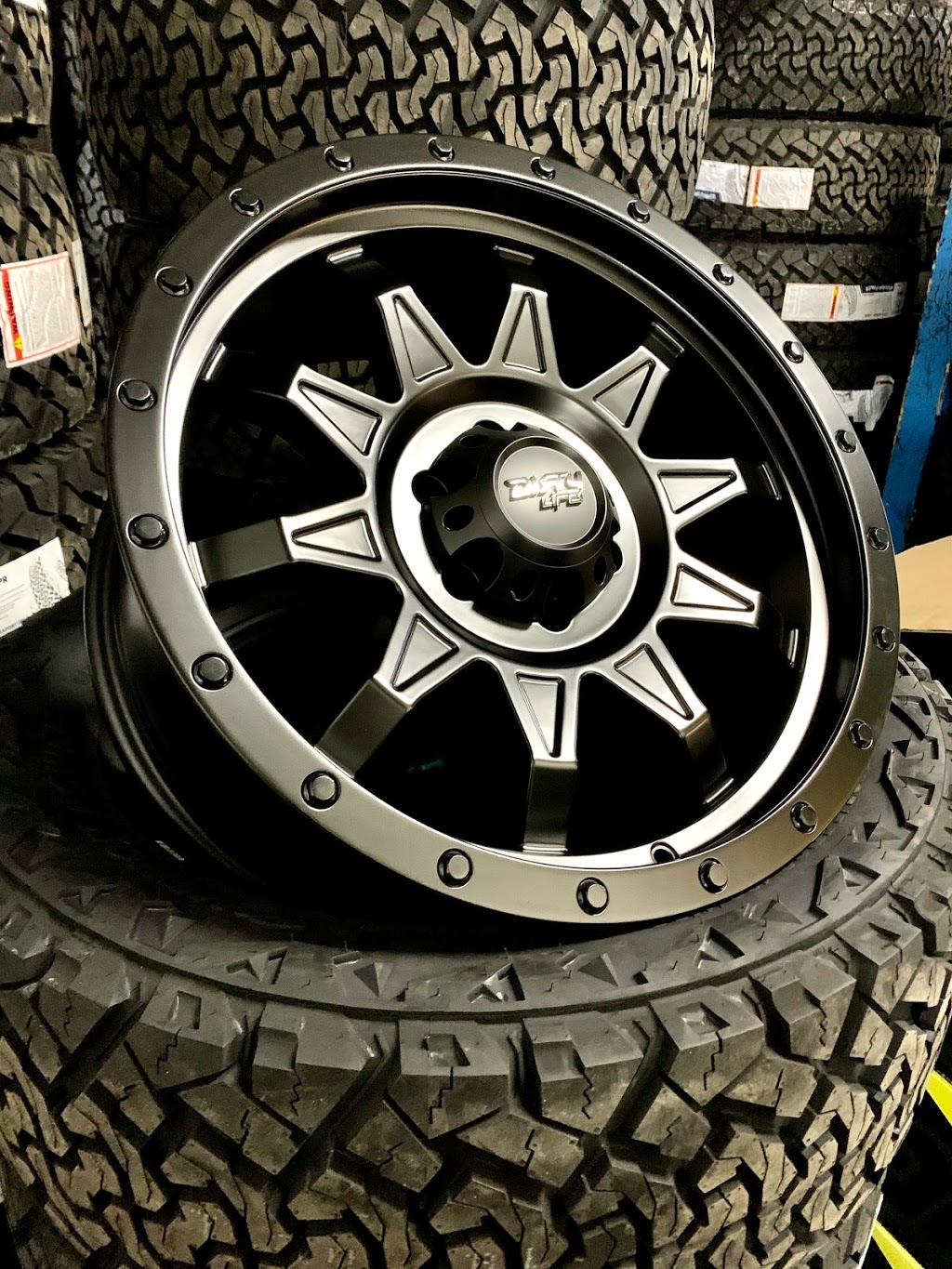 Willys Tires and Wheels | 4801 Keele St, North York, ON M3J 3A4, Canada | Phone: (416) 736-4727
