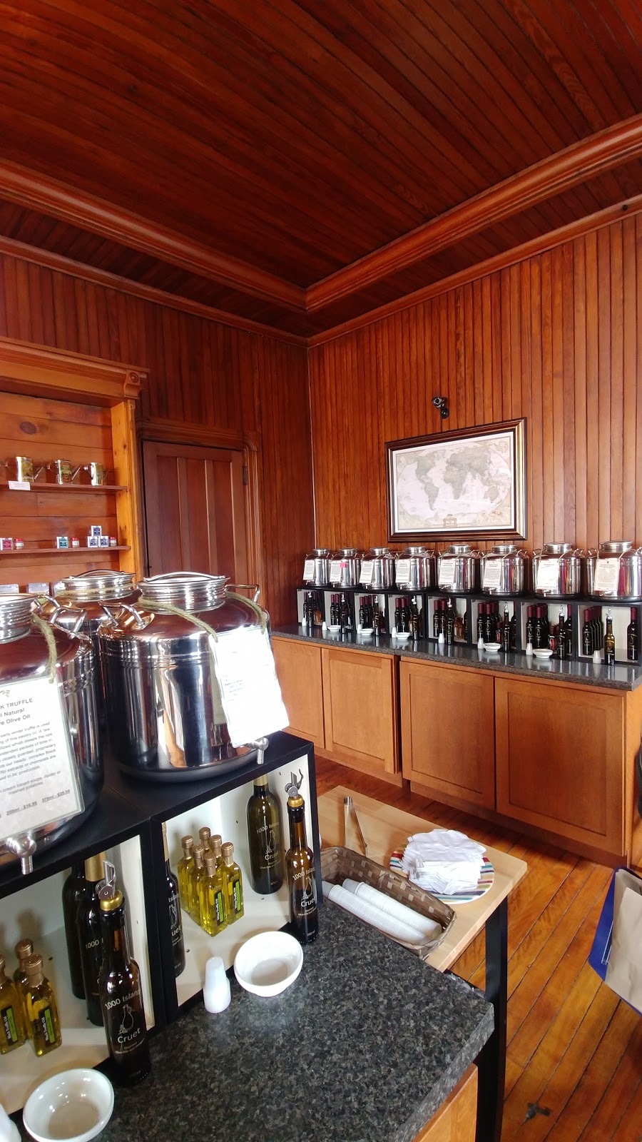 The 1000 Islands Cruet | 226 James St, Clayton, NY 13624, USA | Phone: (315) 767-1064