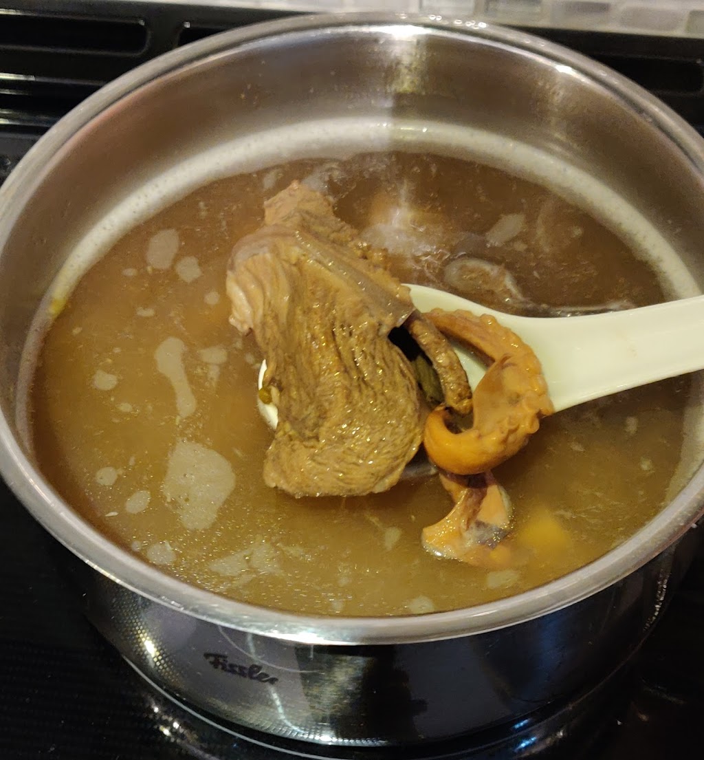 Lets Soup | 9199 Yonge Street Retail SE-1, Richmond Hill, ON L4C 6Z2, Canada | Phone: (647) 800-0883