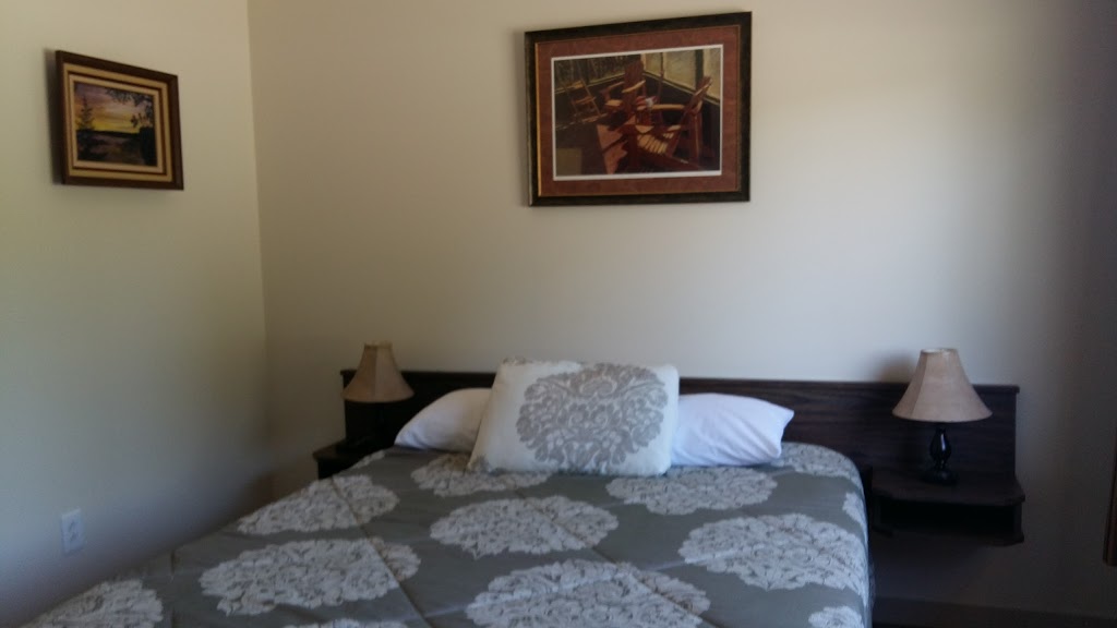 Cal-Van Motel | 4690 Trans-Canada Hwy, Salmon Arm, BC V1E 2Z8, Canada | Phone: (250) 832-7233