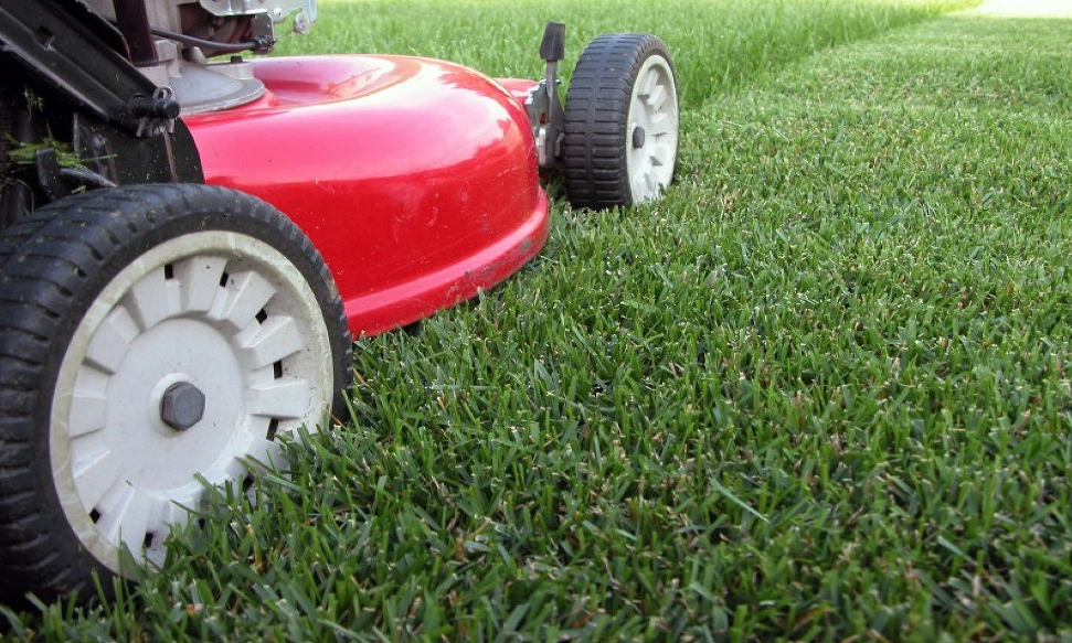 Barrie Lawn & Snow | 65 Cedar Pointe Dr unit 185, Barrie, ON L4N 9R3, Canada | Phone: (705) 718-5215