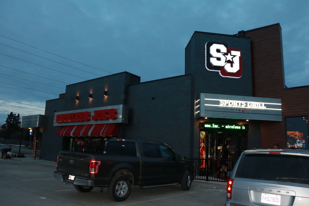 Shoeless Joes Sports Grill | 13 Bell Blvd, Belleville, ON K8P 4S5, Canada | Phone: (613) 779-1134