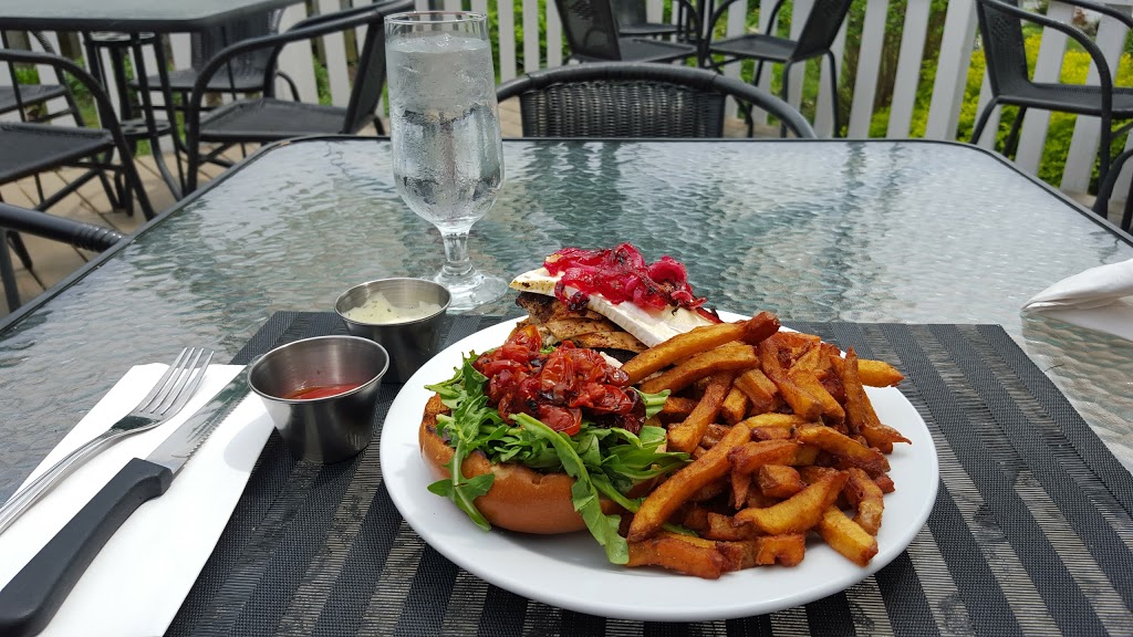 Resto Pub BordEaux | 53A Rue Sainte-Anne, Sainte-Anne-de-Bellevue, QC H9X 1L5, Canada | Phone: (514) 505-1159