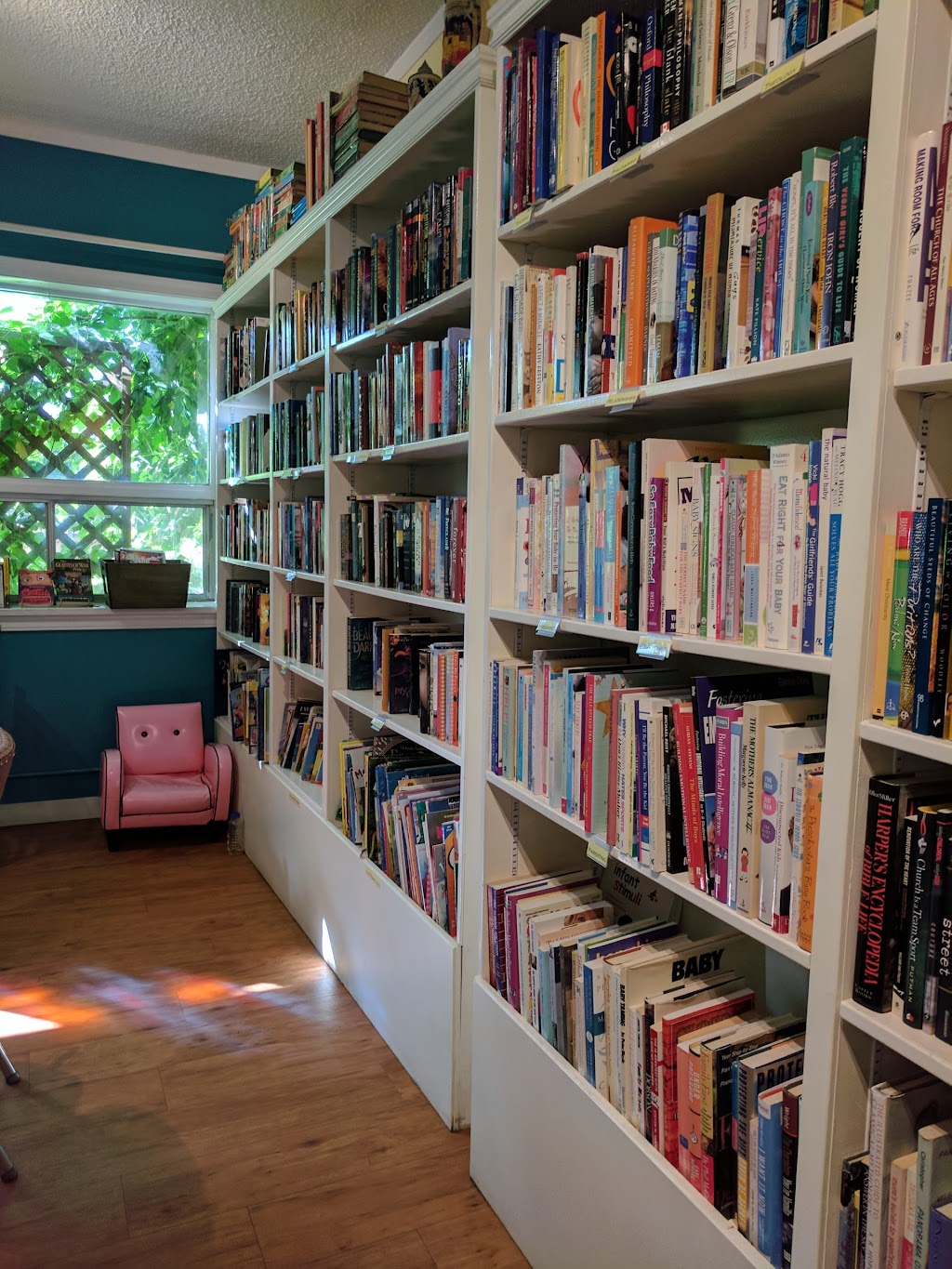 Mandolin Books & Coffee Company | 6419 112 Ave NW, Edmonton, AB T5W 0N9, Canada | Phone: (780) 479-4050