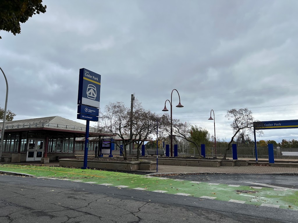 Gare Cedar Park | 518 Ave Donegani, Pointe-Claire, QC H9R 2W8, Canada | Phone: (514) 287-8726