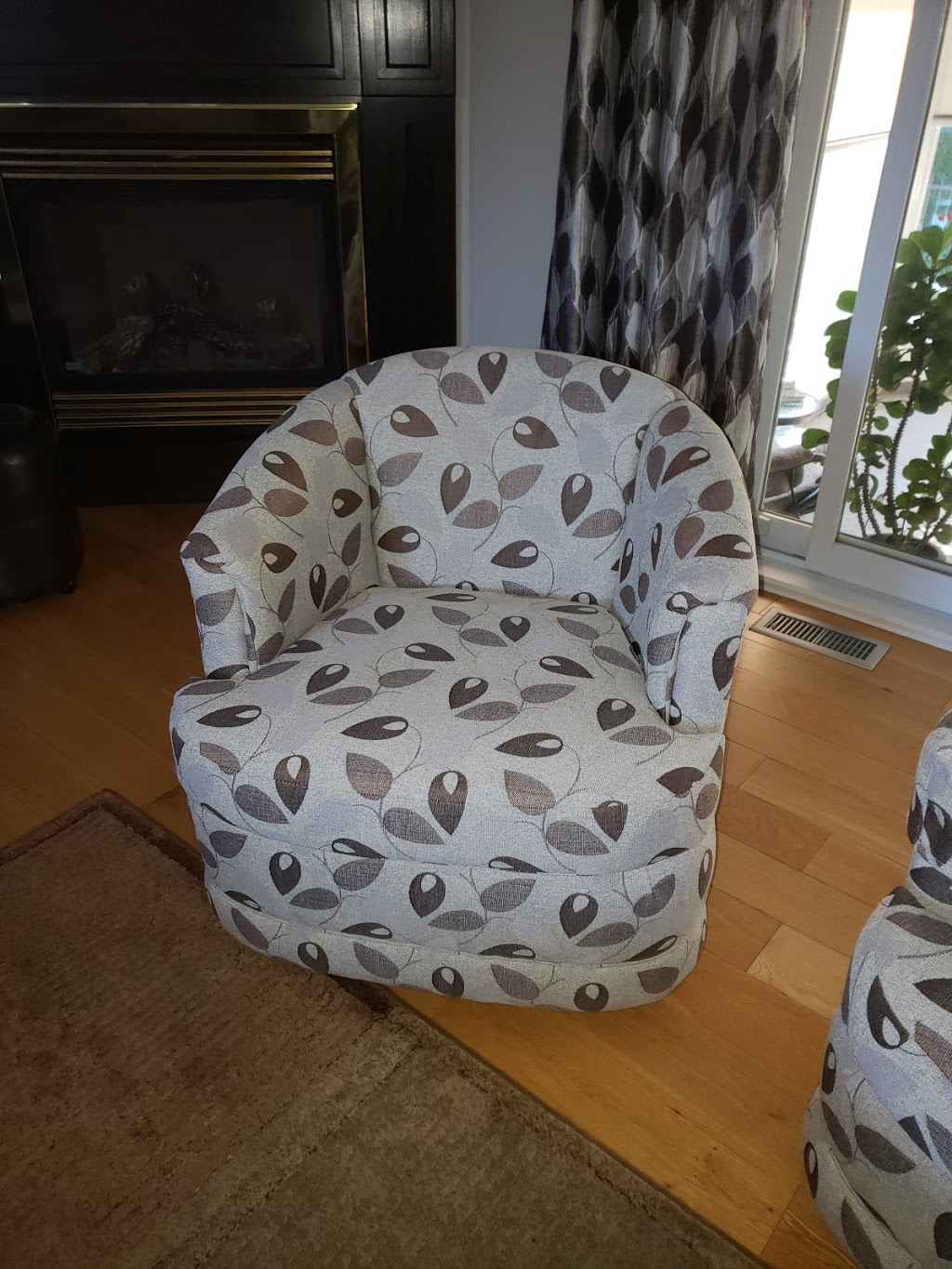 Martin Collard Rembourreur Trois-Rivières | 1530 Rue Bergeron, Trois-Rivières, QC G8Y 3E4, Canada | Phone: (819) 698-0112