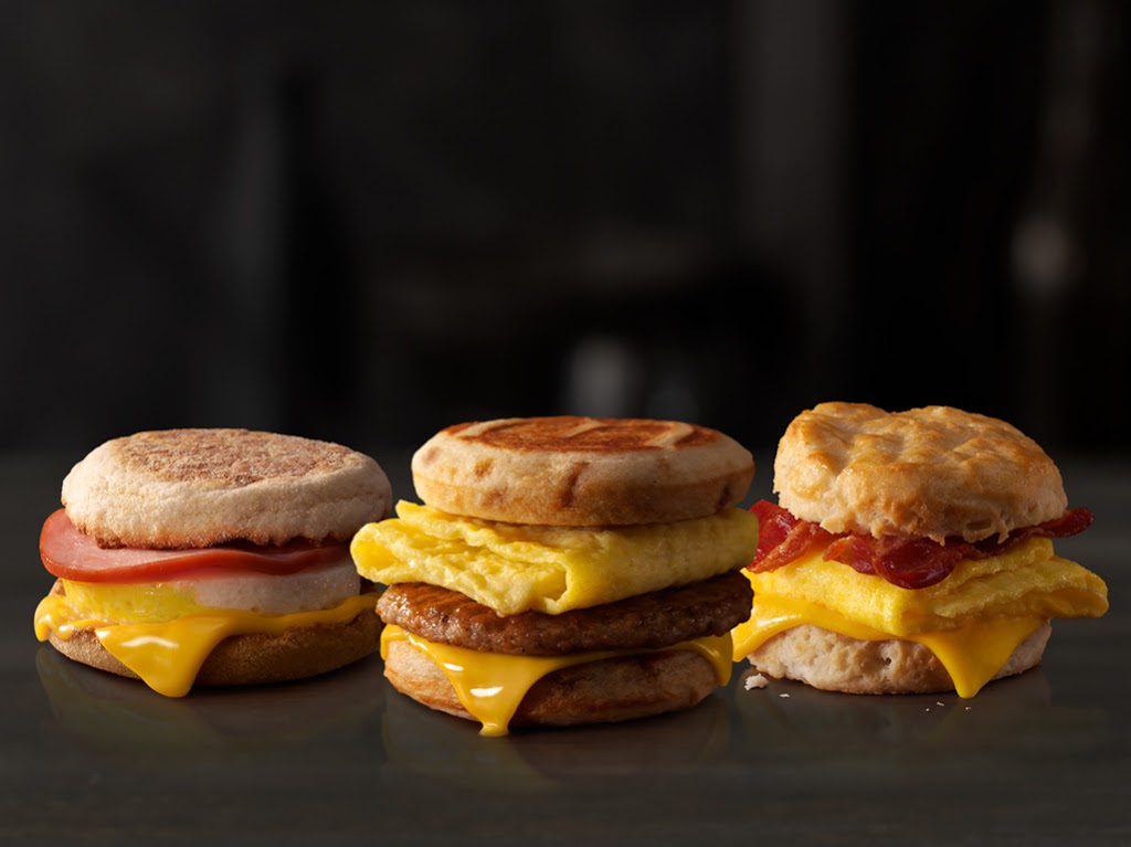 McDonalds | 700 Pointe Tremble Rd, Algonac, MI 48001, USA | Phone: (810) 794-0890