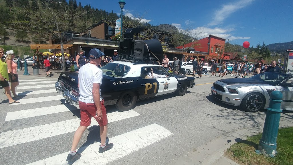 Sunnyside Market | 5854 Beach Ave, Peachland, BC V0H 1X7, Canada | Phone: (250) 767-2361