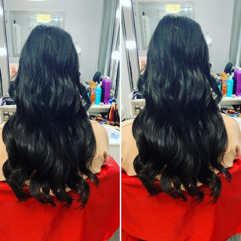 Stunning hair Extensions | 160 Cherryhurst Rd, Oakville, ON L6M 0W1, Canada | Phone: (416) 996-1490