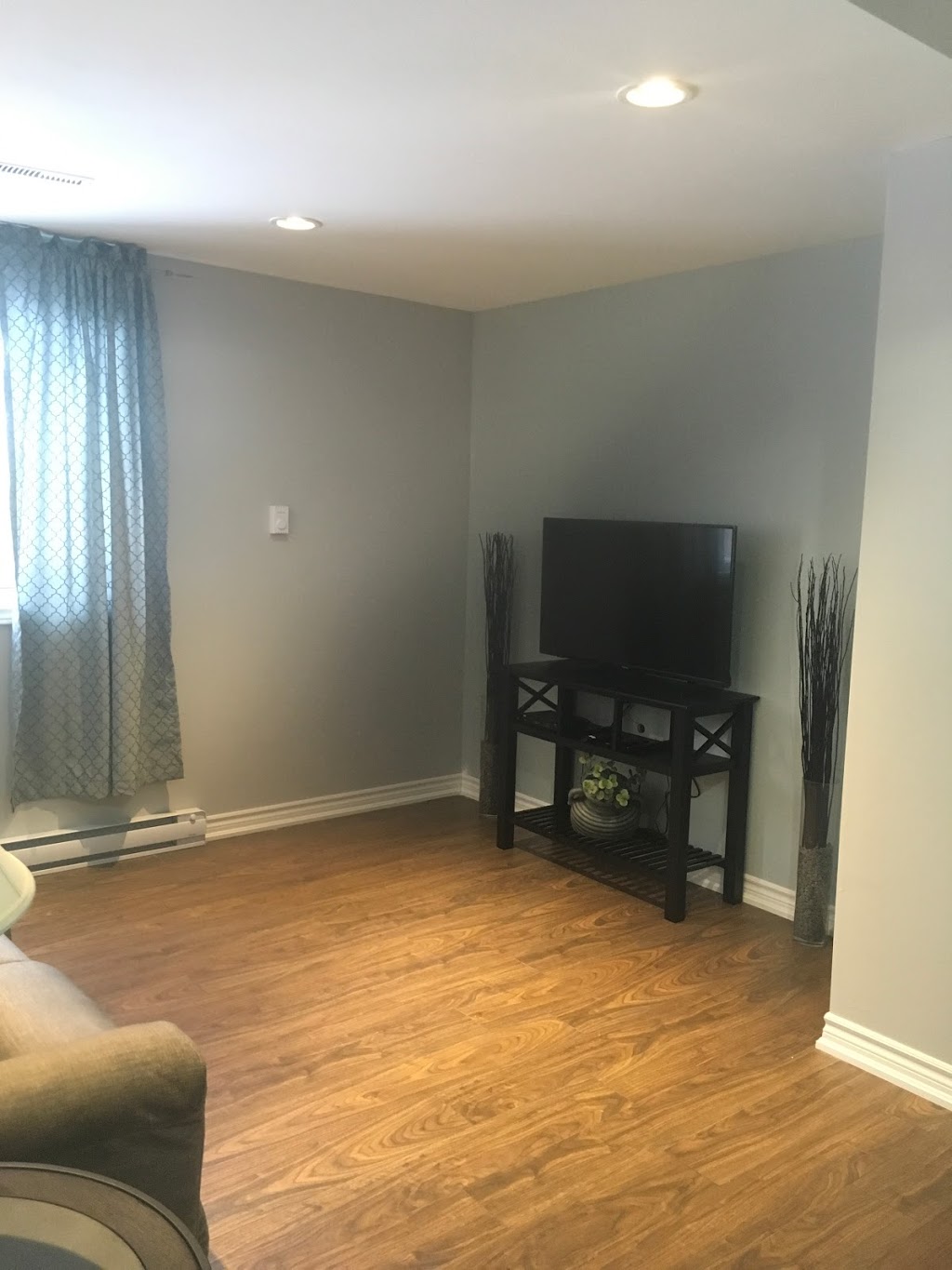 Rosehill Heights, Shared housing for senior women | 99 Emms Dr, Barrie, ON L4N 8N5, Canada | Phone: (833) 456-7673