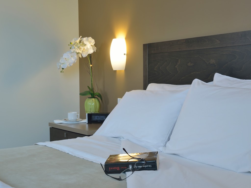 Hôtel Centre-Ville | 3 Boulevard Taché E, Montmagny, QC G5V 1B6, Canada | Phone: (418) 248-3623