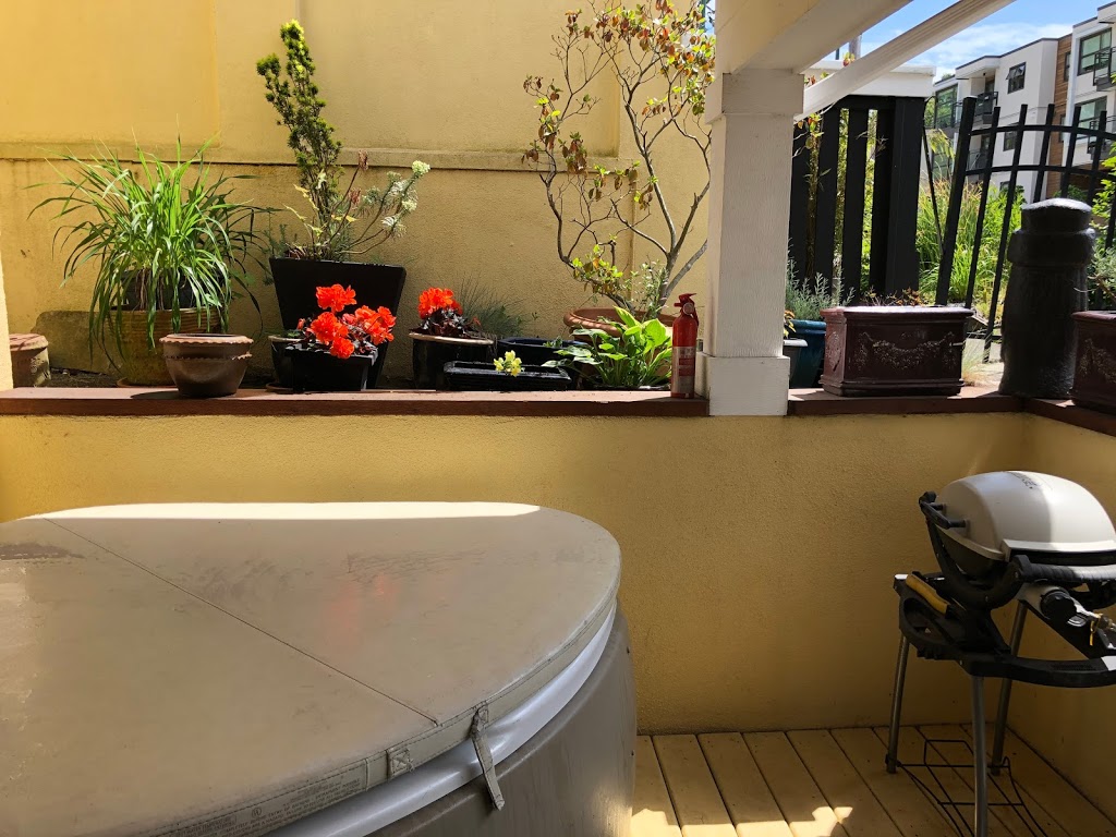 Sausalito Beachside Suites | 1185 Oxford St, White Rock, BC V4B 3P5, Canada | Phone: (604) 538-3237