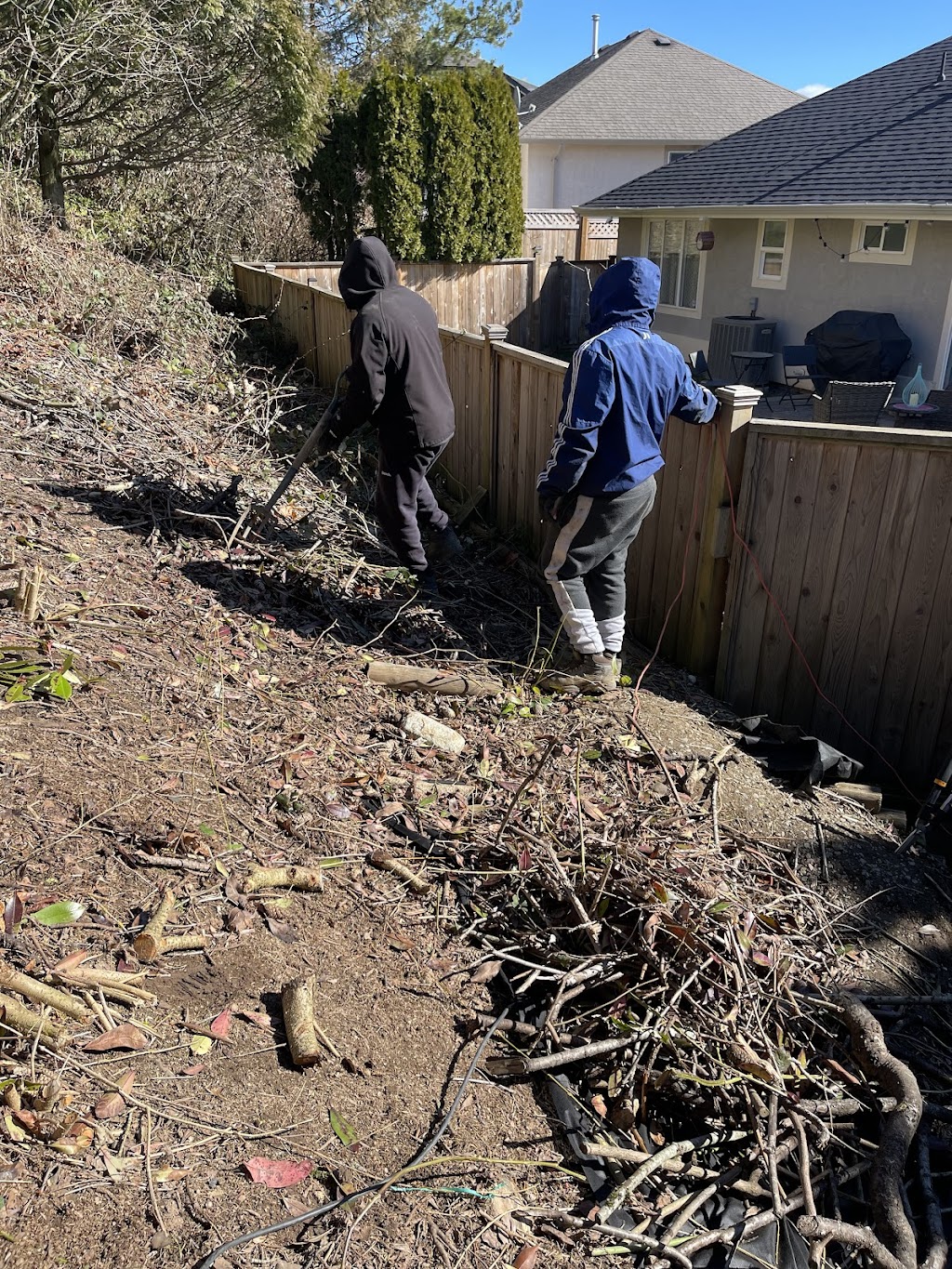 Rapid Fencing and L&scape Ltd. | 3506 Summit Dr, Abbotsford, BC V2T 6S4, Canada | Phone: (604) 615-7664